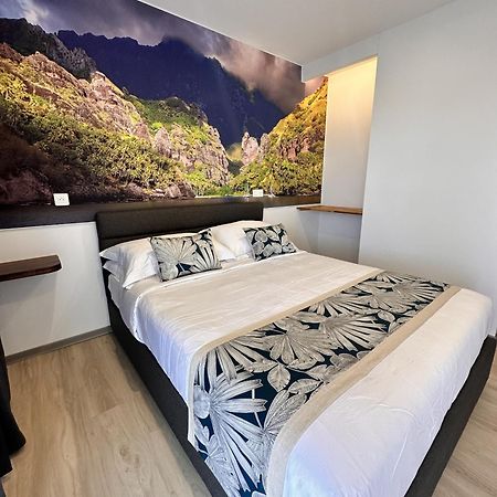 Ononui Lodge Airport, Ocean-View, Private Bathroom And Balcony, Free Wifi And Parking, On-Site Car Rental Faaa Eksteriør bilde