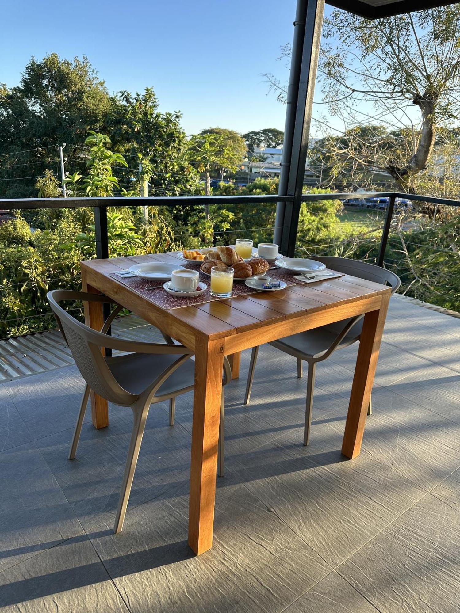 Ononui Lodge Airport, Ocean-View, Private Bathroom And Balcony, Free Wifi And Parking, On-Site Car Rental Faaa Eksteriør bilde