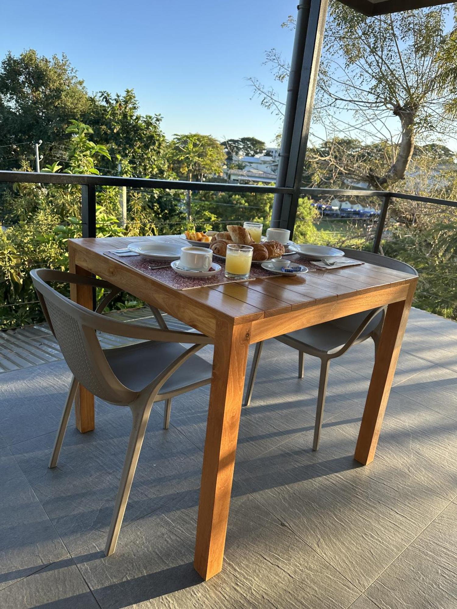 Ononui Lodge Airport, Ocean-View, Private Bathroom And Balcony, Free Wifi And Parking, On-Site Car Rental Faaa Eksteriør bilde