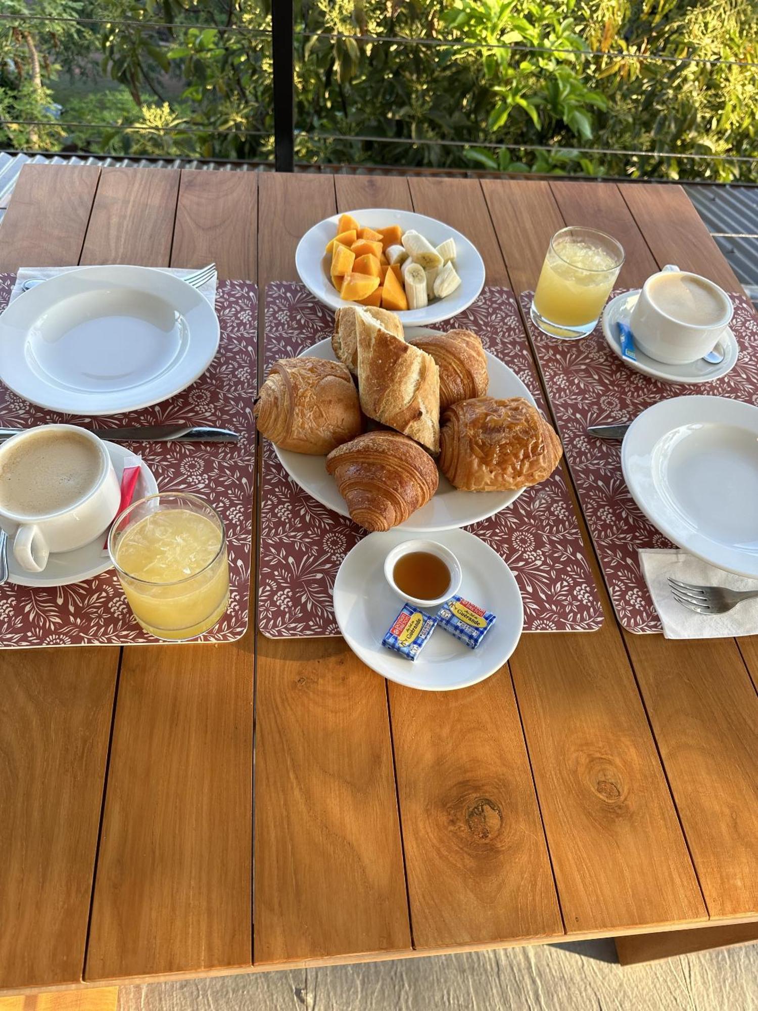 Ononui Lodge Airport, Ocean-View, Private Bathroom And Balcony, Free Wifi And Parking, On-Site Car Rental Faaa Eksteriør bilde
