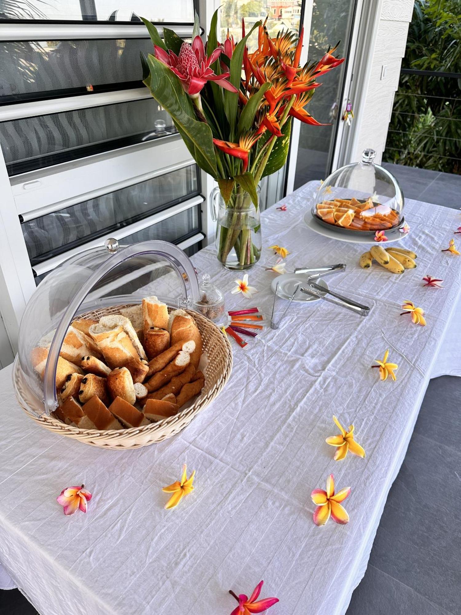 Ononui Lodge Airport, Ocean-View, Private Bathroom And Balcony, Free Wifi And Parking, On-Site Car Rental Faaa Eksteriør bilde