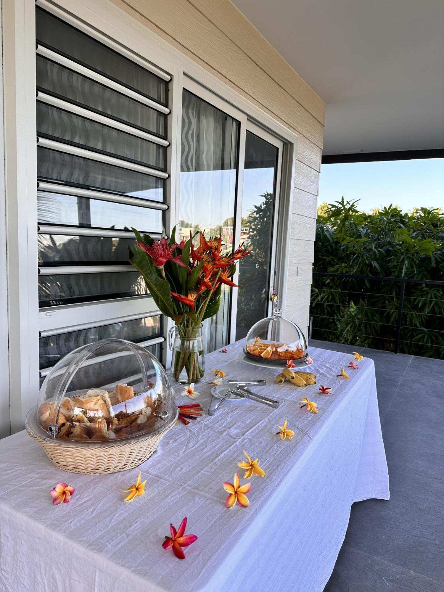 Ononui Lodge Airport, Ocean-View, Private Bathroom And Balcony, Free Wifi And Parking, On-Site Car Rental Faaa Eksteriør bilde