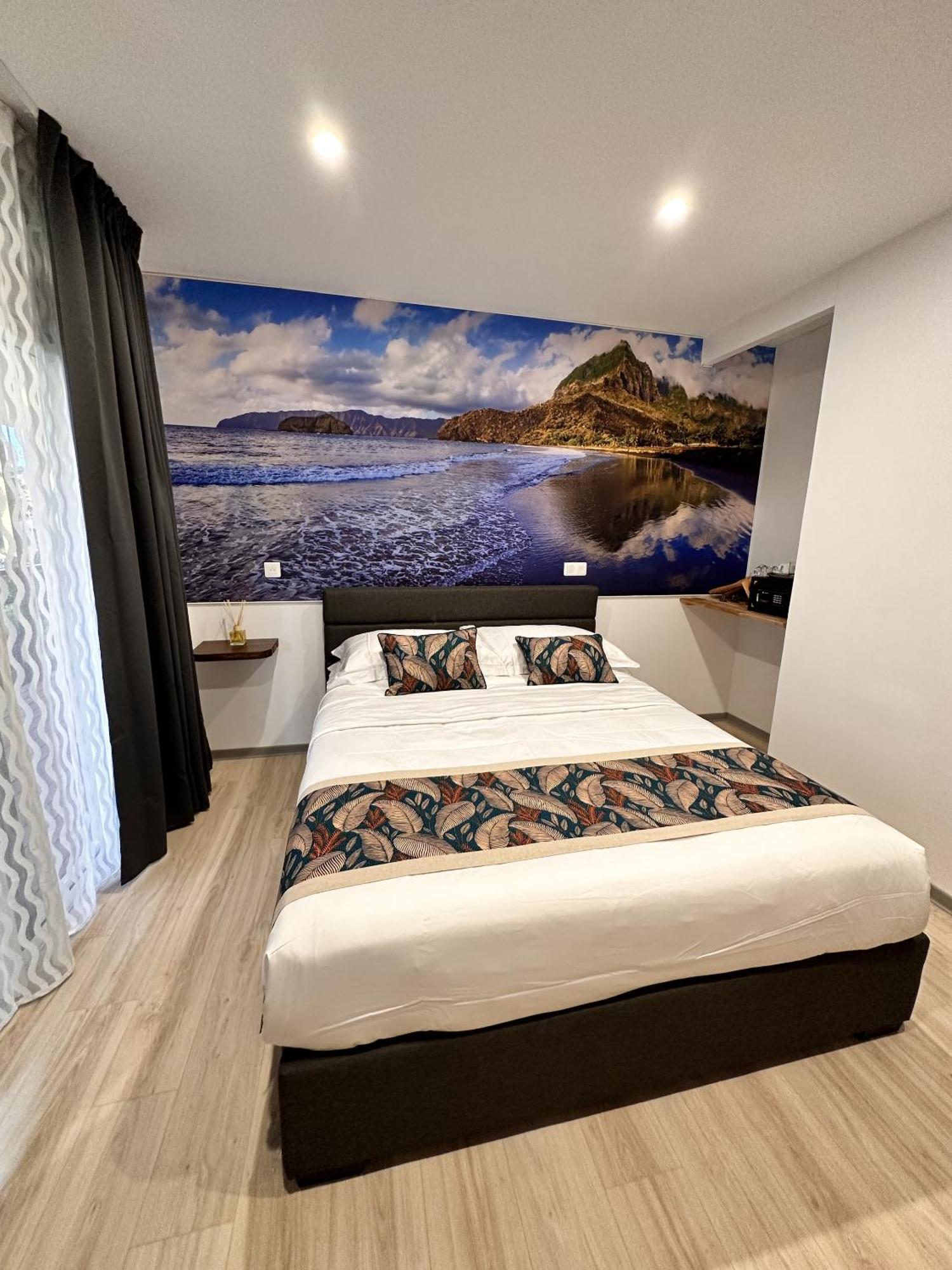 Ononui Lodge Airport, Ocean-View, Private Bathroom And Balcony, Free Wifi And Parking, On-Site Car Rental Faaa Eksteriør bilde