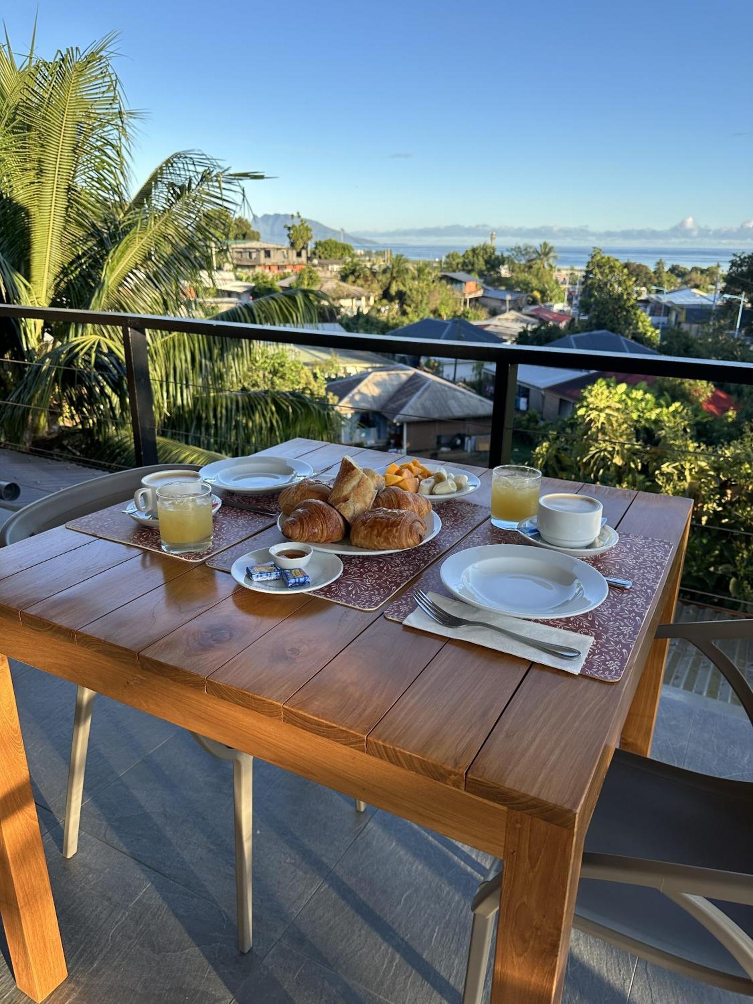 Ononui Lodge Airport, Ocean-View, Private Bathroom And Balcony, Free Wifi And Parking, On-Site Car Rental Faaa Eksteriør bilde