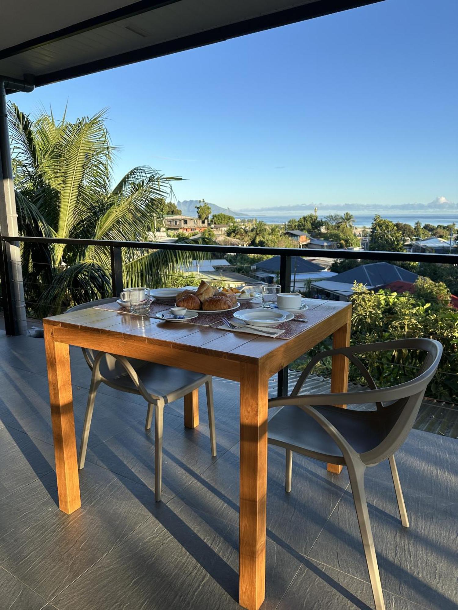 Ononui Lodge Airport, Ocean-View, Private Bathroom And Balcony, Free Wifi And Parking, On-Site Car Rental Faaa Eksteriør bilde