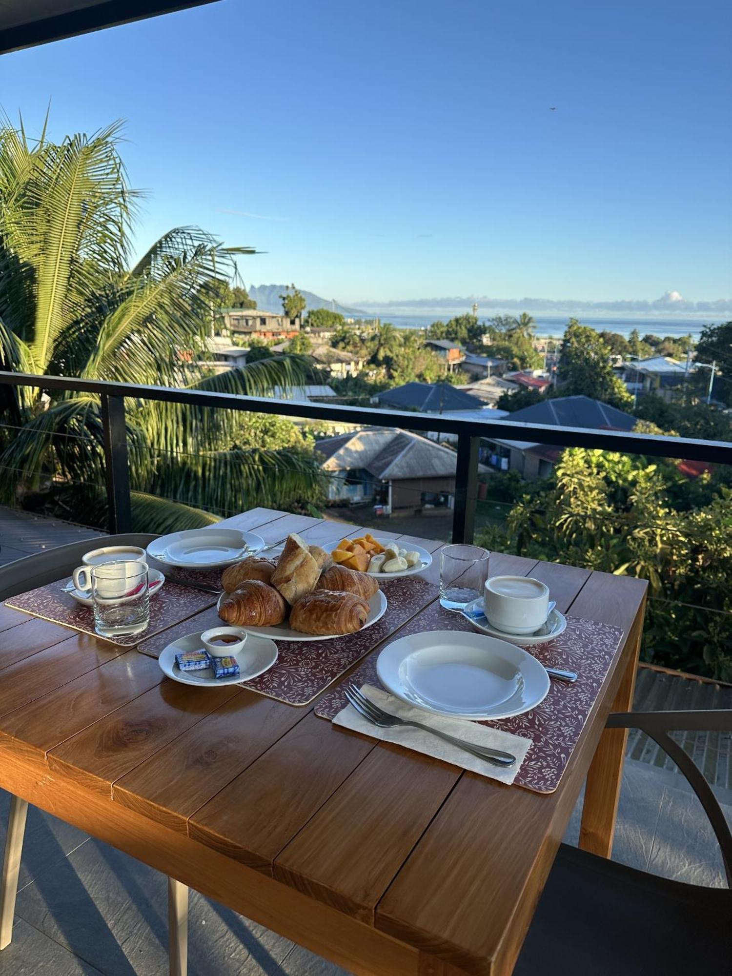 Ononui Lodge Airport, Ocean-View, Private Bathroom And Balcony, Free Wifi And Parking, On-Site Car Rental Faaa Eksteriør bilde