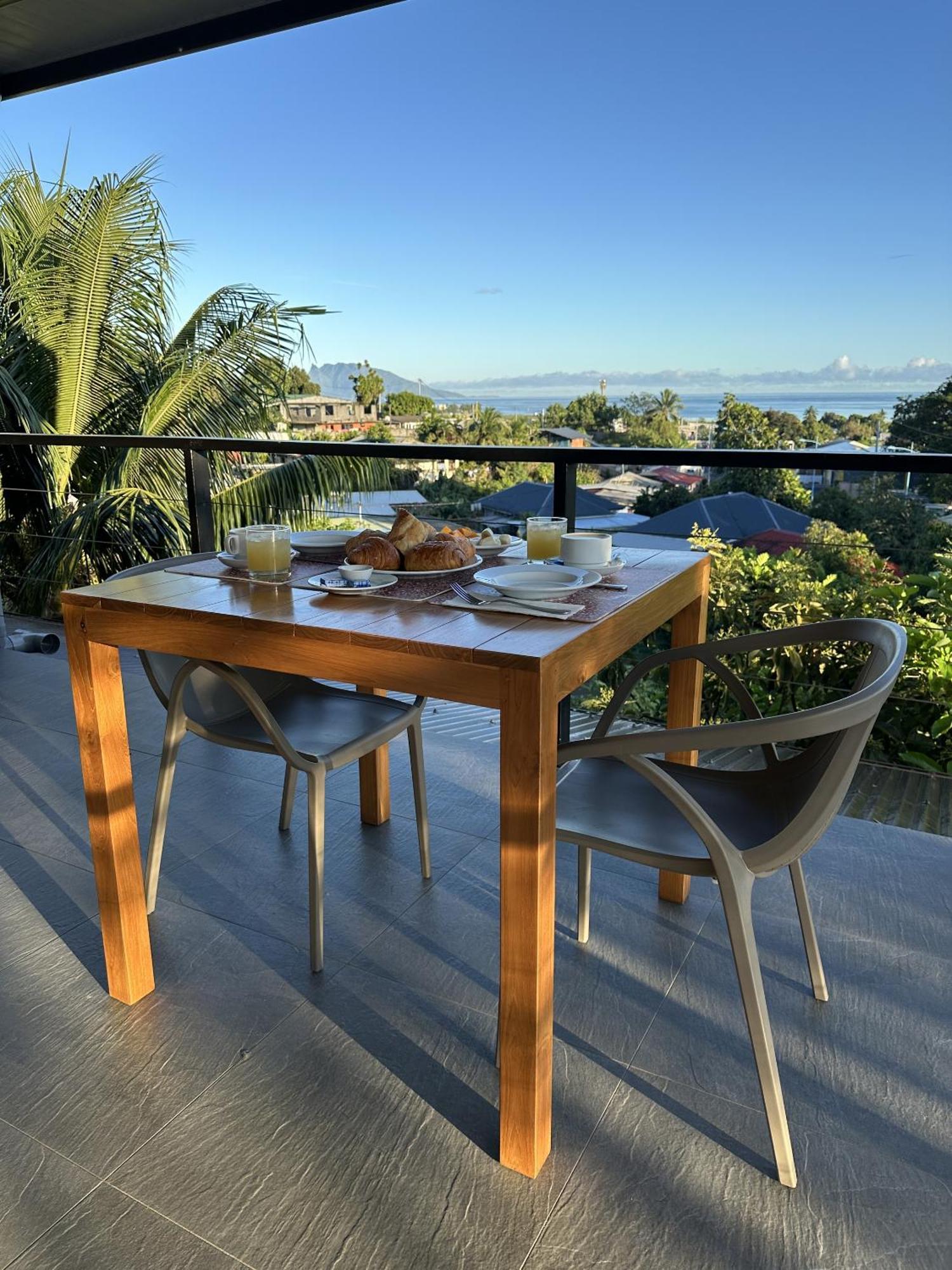 Ononui Lodge Airport, Ocean-View, Private Bathroom And Balcony, Free Wifi And Parking, On-Site Car Rental Faaa Eksteriør bilde